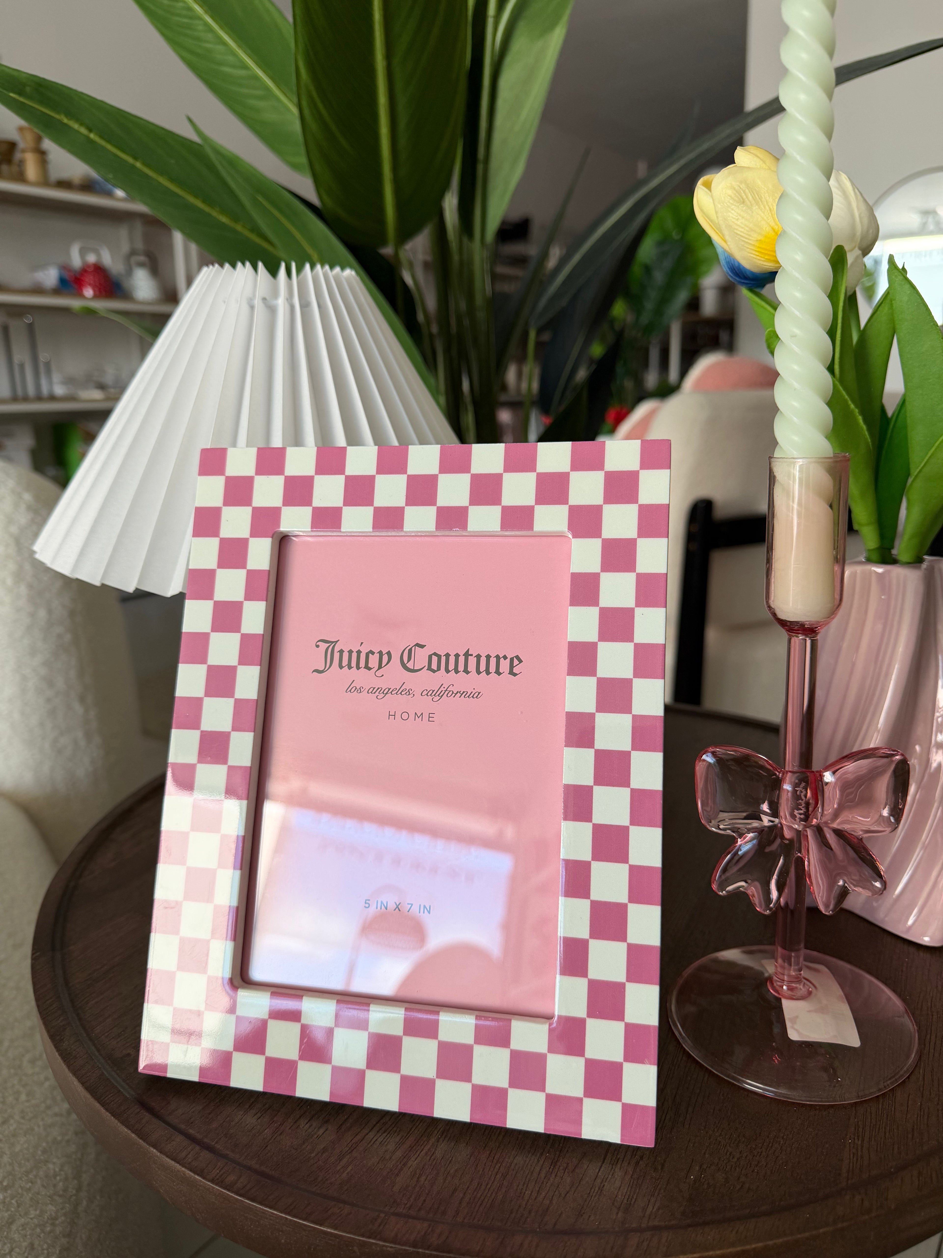 LIGHT PINK PICTURE FRAME