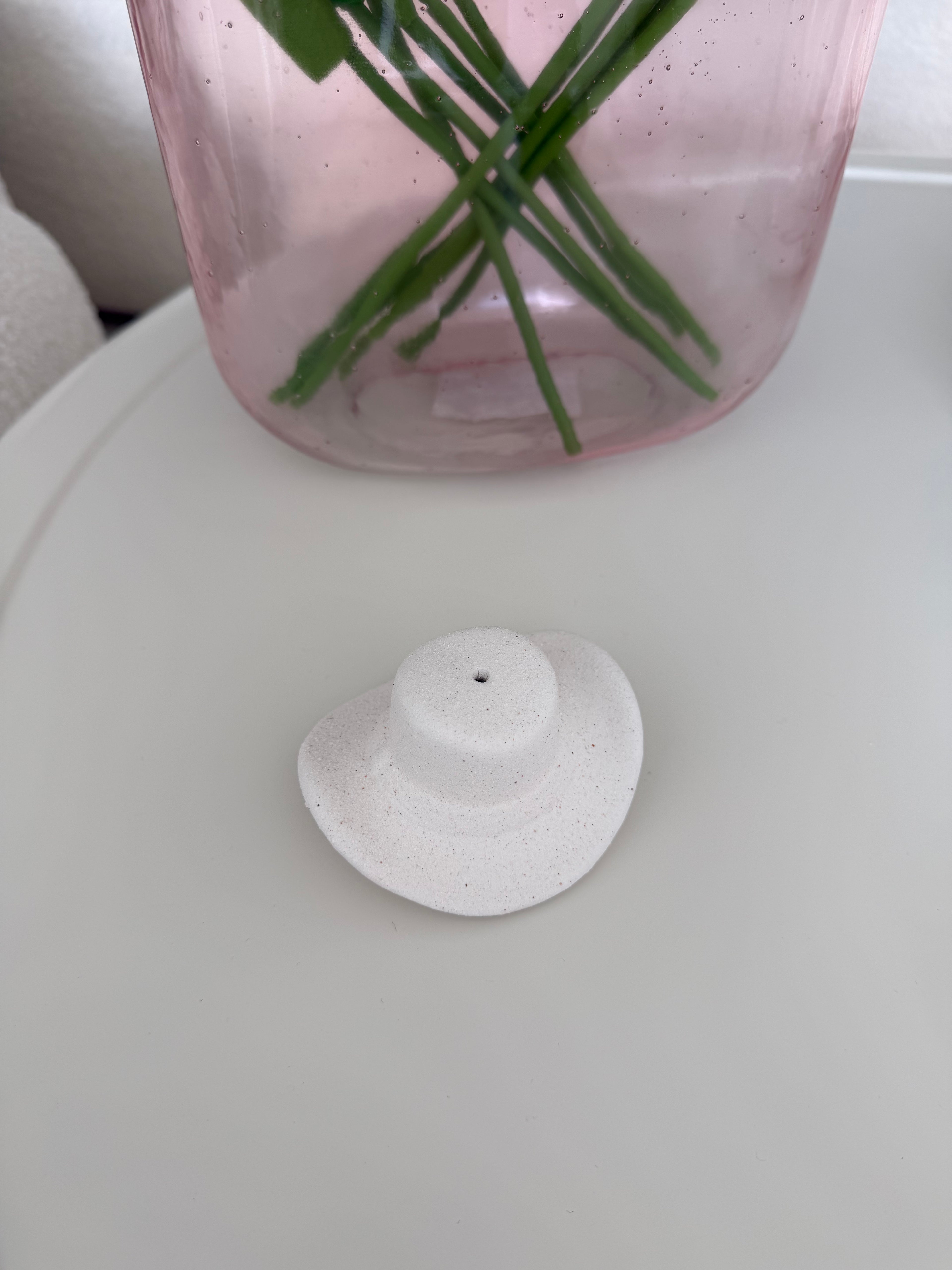 WHITE INCENSE HAT