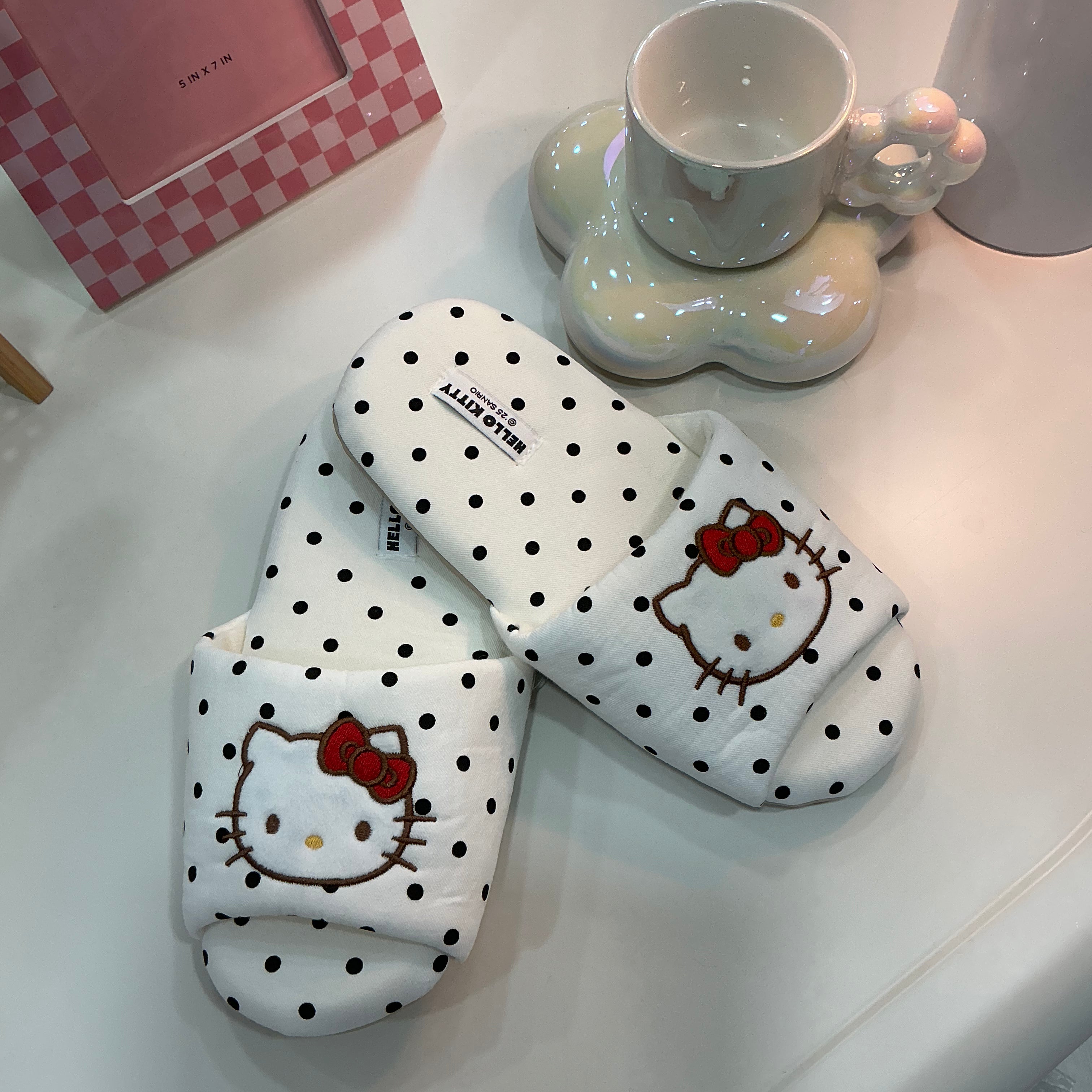 SLIPPERS HELLO KITTY