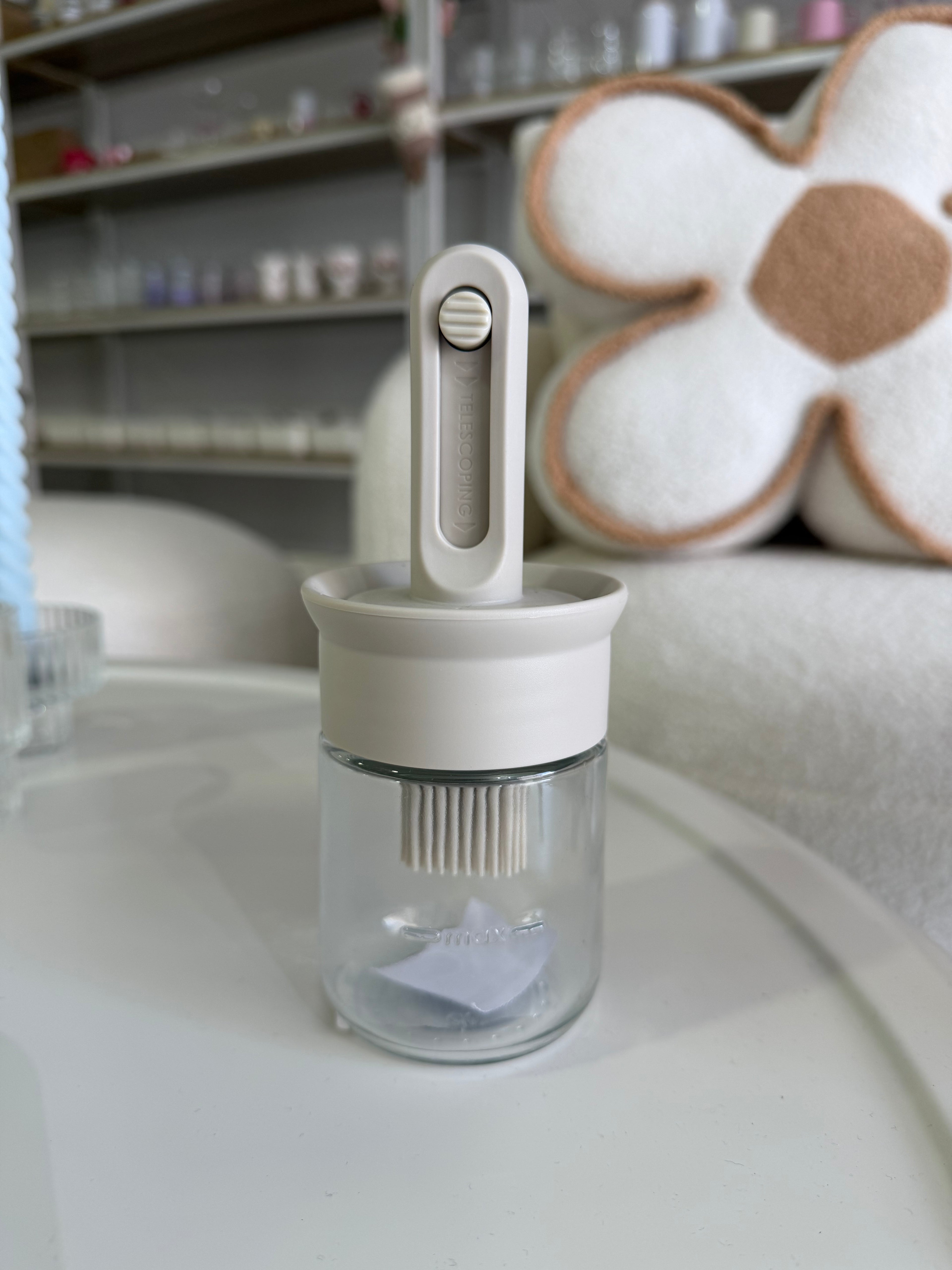 RECIPIENTE PARA ACEITE CON BROCHA