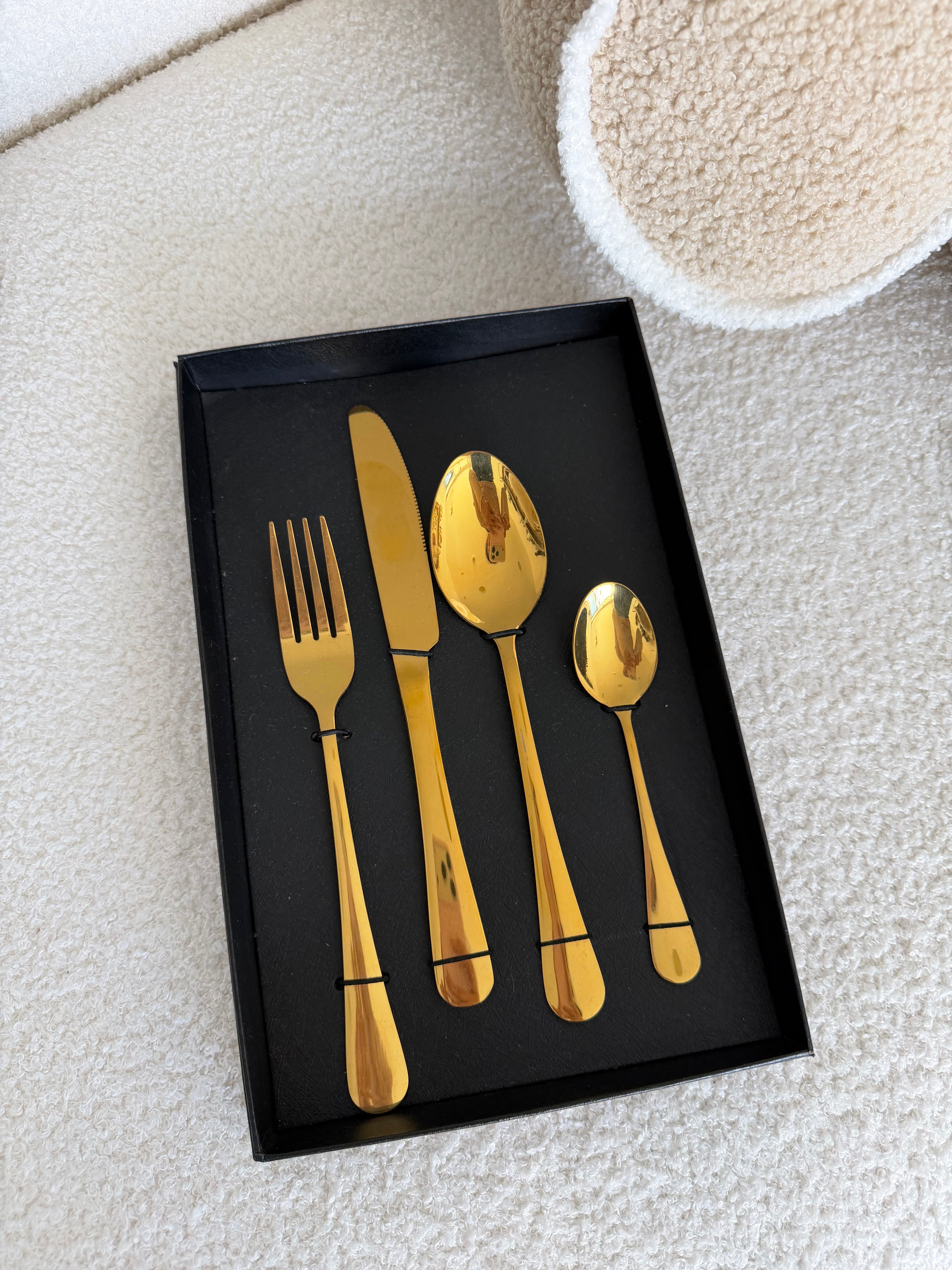 CUBIERTOS SET 4 PCS