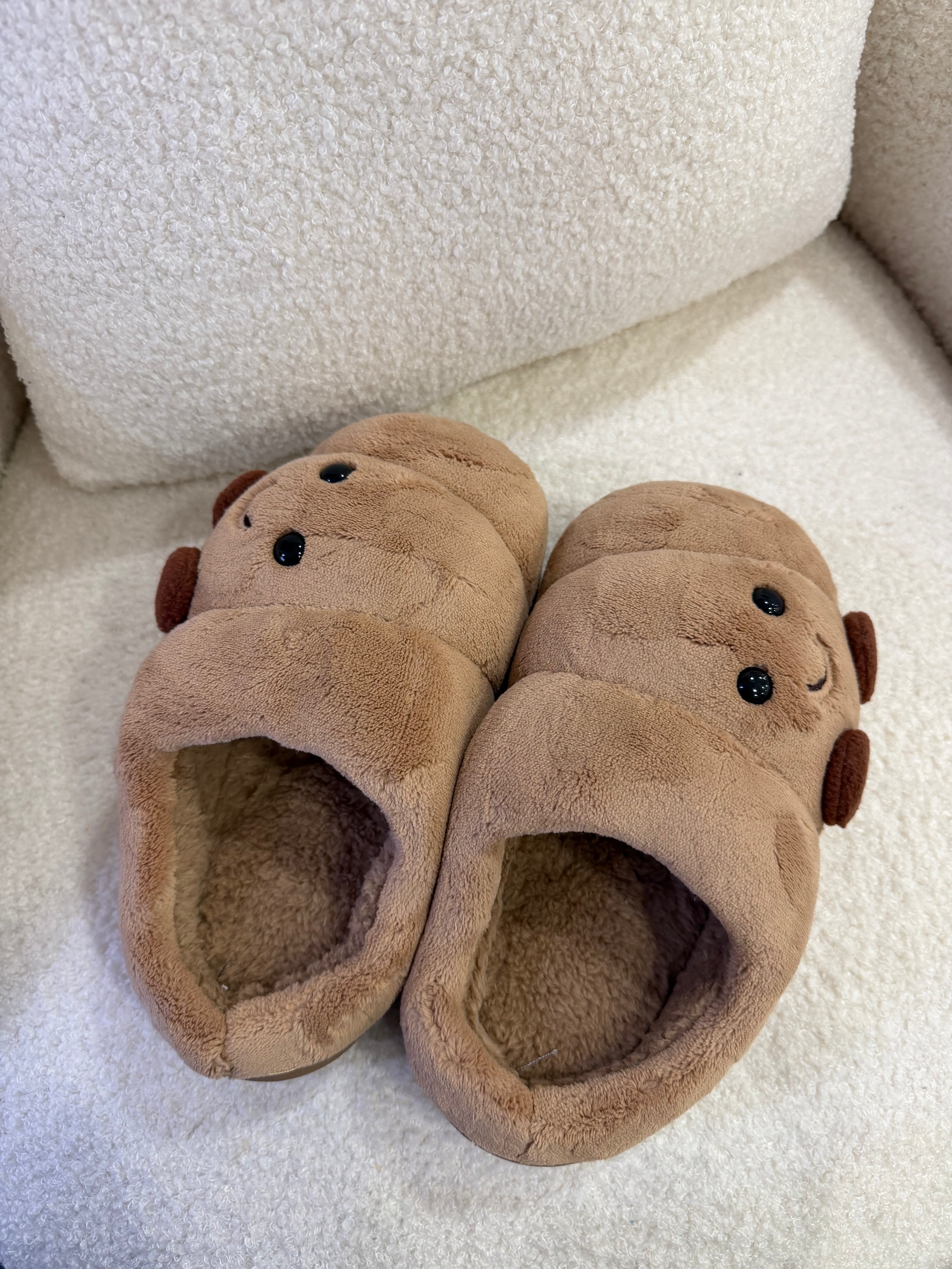 CROISSANT SLIPPERS